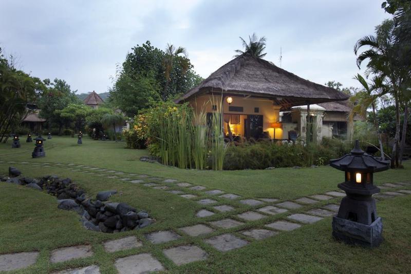 Taman Sari Bali Cottages Banyuwedang Zewnętrze zdjęcie